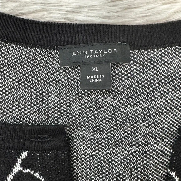 Ann Taylor Floral Cardigan - Picture 5 of 6